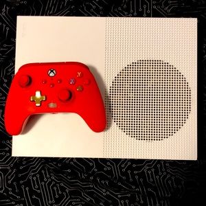White Xbox 1s, used still in good condition, control in good condition 8.5/10